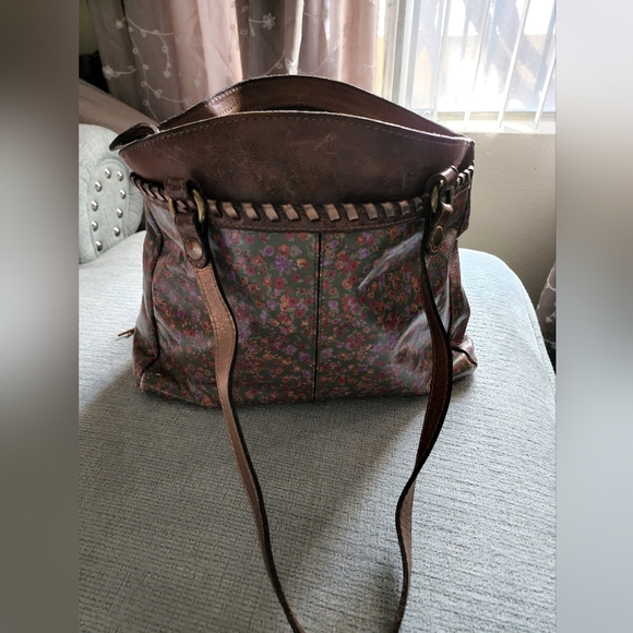 Patricia Nash gently used genuine leather shoulder bag with 2 straps - Picture 2 of 4